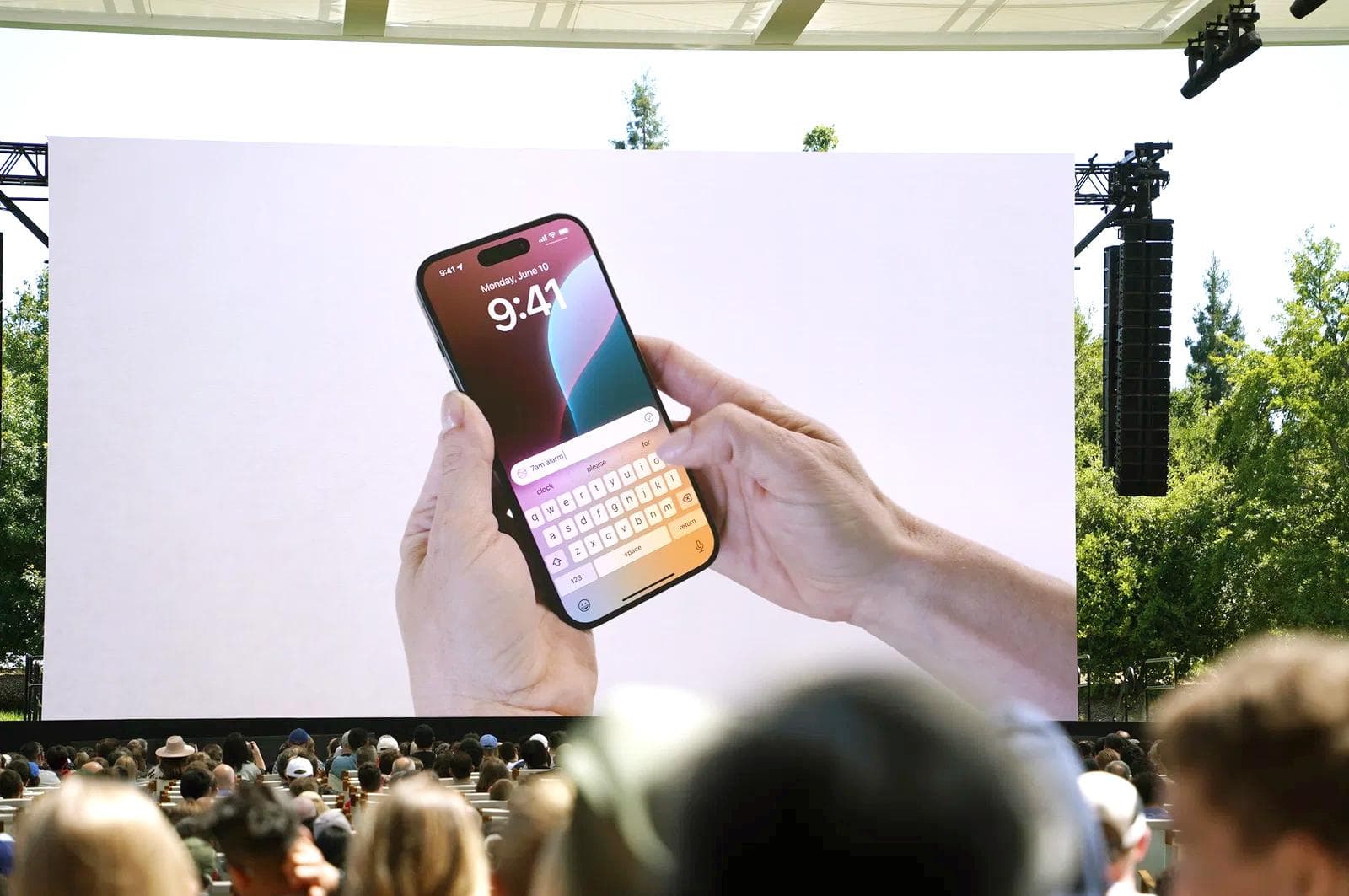 Here comes new Siri again